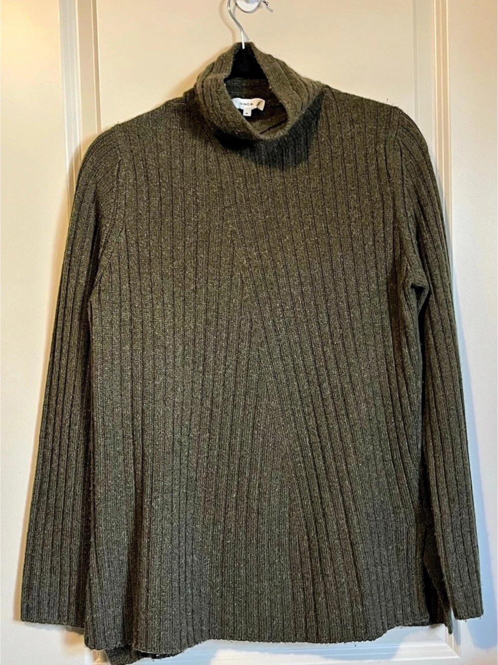 Vince Ribbed Wool-Cashmere Blend Sweater Size Medium - Picture 2 of 5